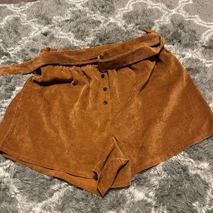 Corduroy shorts with belt